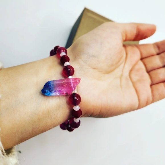 Pink Agate, Aura Quartz and Czech glass bracelet - Picture 3 of 4